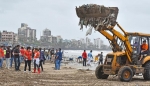 На очистку пляжа в индийском городе Мумбаи добровольцам понадобился год и 7 месяцев