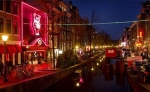 В Амстердаме намерены отвадить туристов от «красных фонарей»