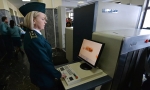 В российских аэропортах создали комплекс для скрытой проверки людей