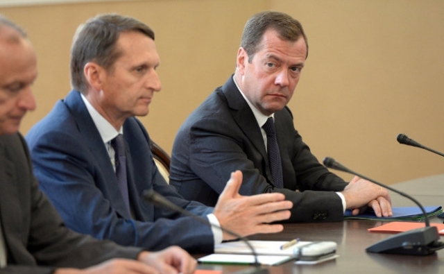 Премьер-министр пообещал не снижать температуру горячей воды в домах