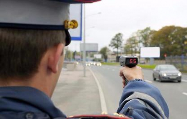 Сотрудники ГИБДД возвращаются к ручным радарам