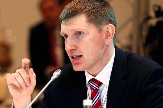 Максим Решетников вернулся из отпуска и сразу уехал в командировку 