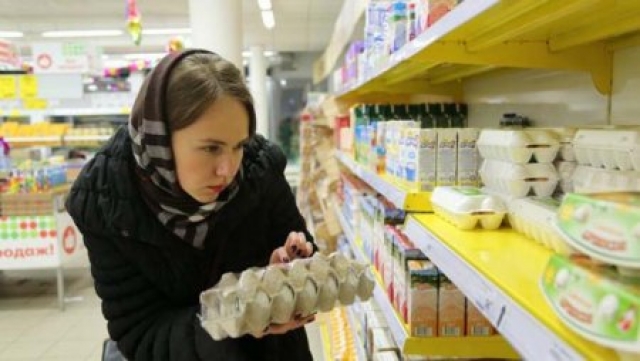 Покупатели недовольны ростом цен и продажей просроченных товаров