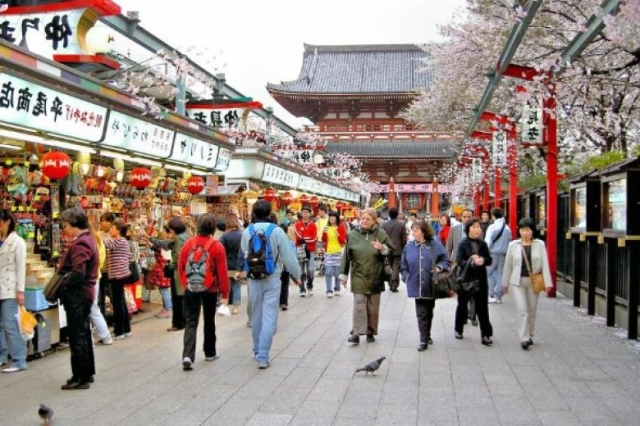 Правительство Японии заплатит туристам за посещение страны