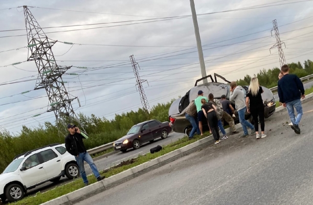 В Березниках произошло ДТП с участием двух легковушек и автобуса