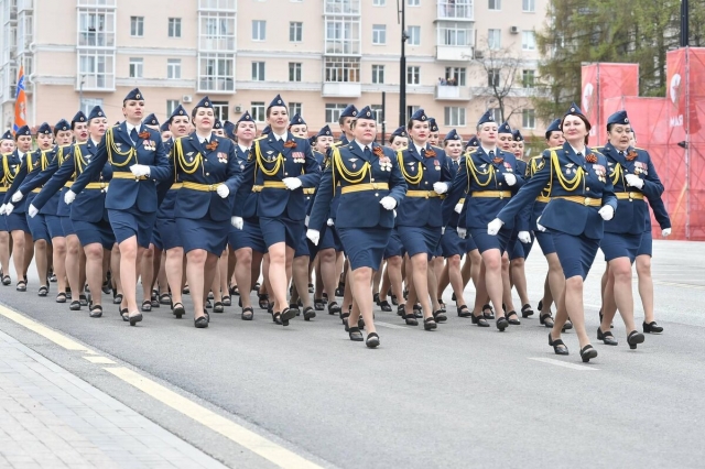В Перми наградят участницу парада Победы, продолжившую марш без одной туфли