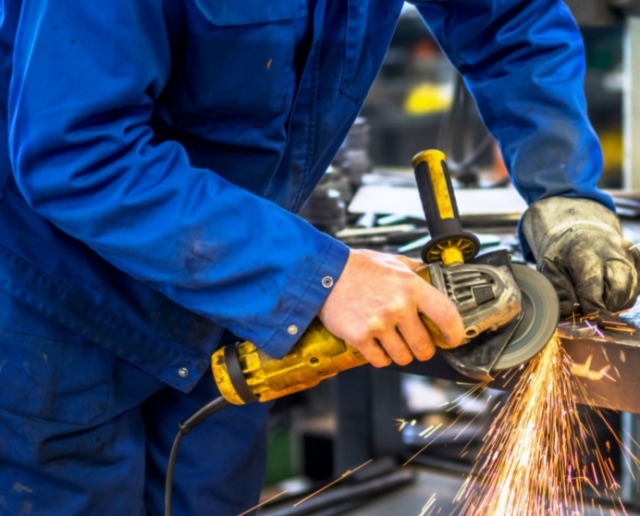 В крае растут зарплаты в сфере производства